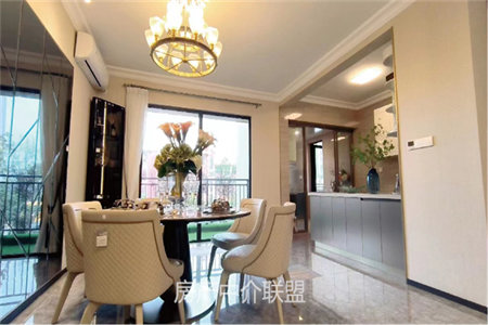 同仁北里三室二厅104精装有储有证新办的证