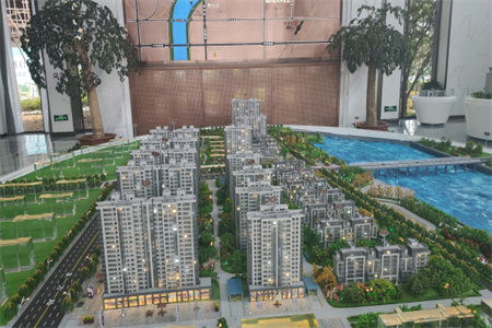 龙都金惠园小区3室2厅2卫81万137m2出售